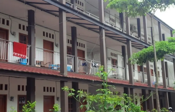 Meniti Tangga Kelas