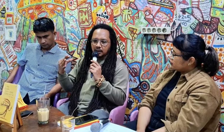 Diskusi Buku “Bercermin pada yang Sudah: Kumpulan Esai Budaya dan Seni” di Atelir Ceremai